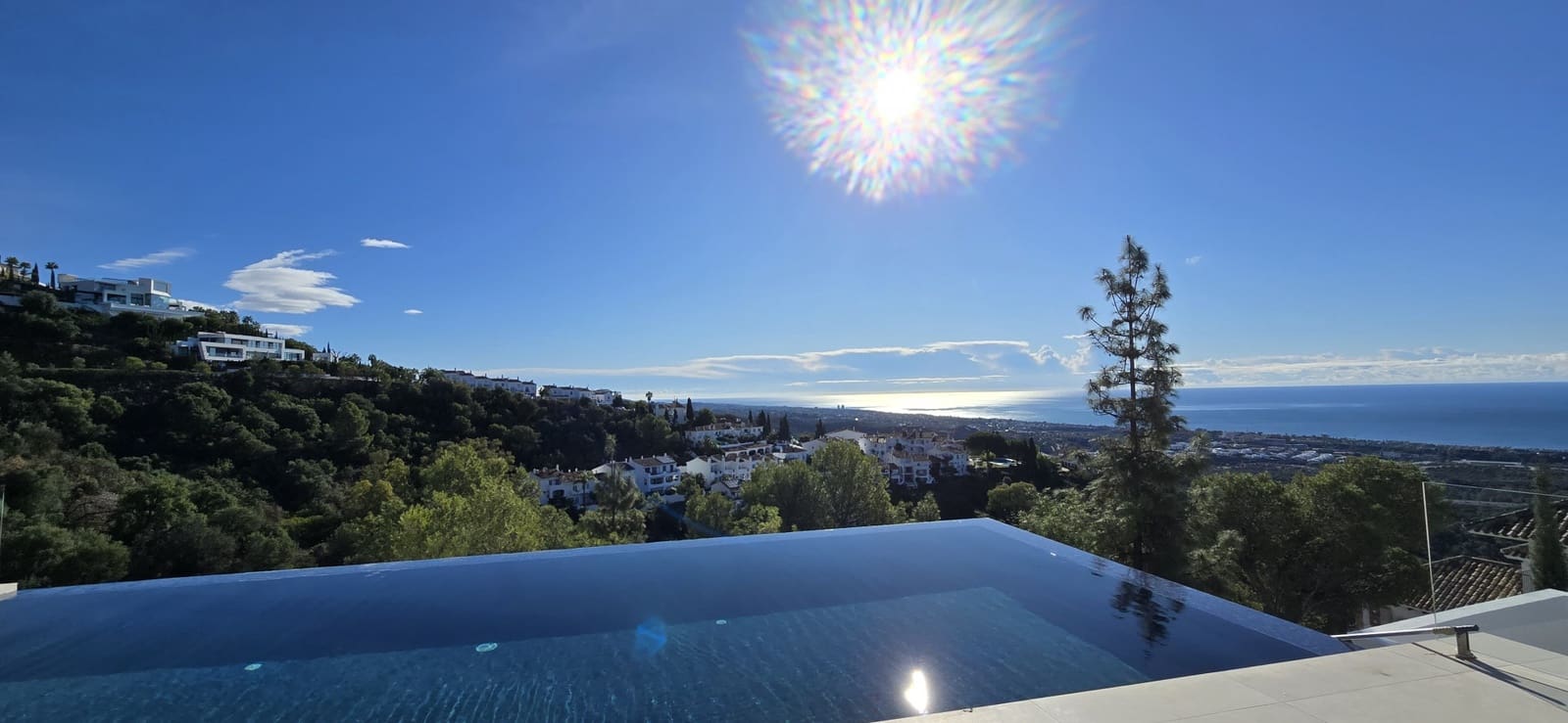 4 bedroom Villa for sale in Marbella with pool garage - € 3,995,000 (Ref: 9821997)
