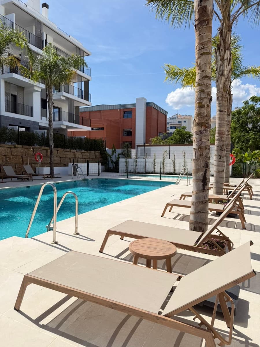 2 bedroom Apartment for sale in Estepona with pool garage - € 579,000 (Ref: 9844828)