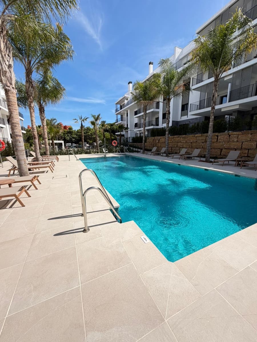 2 bedroom Apartment for sale in Estepona with pool garage - € 579,000 (Ref: 9844828)
