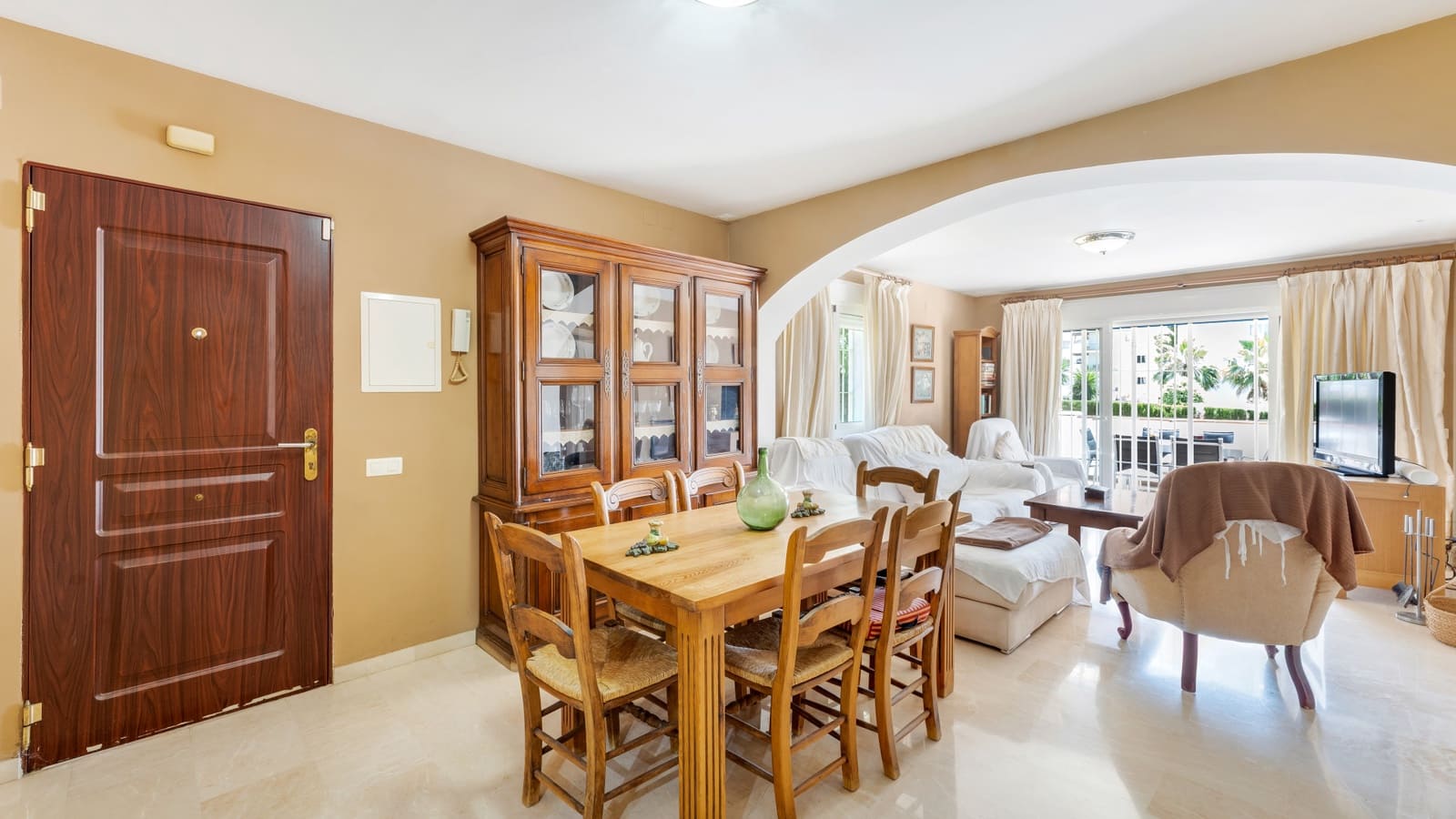 3 Zimmer Apartment zu verkaufen in Nueva Andalucia mit Pool - 629.000 € (Ref: 9910016)