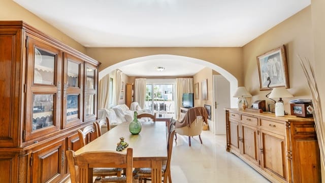 3 Zimmer Apartment zu verkaufen in Nueva Andalucia, Marbella mit Pool - 629.000 € (Ref: 9910016)