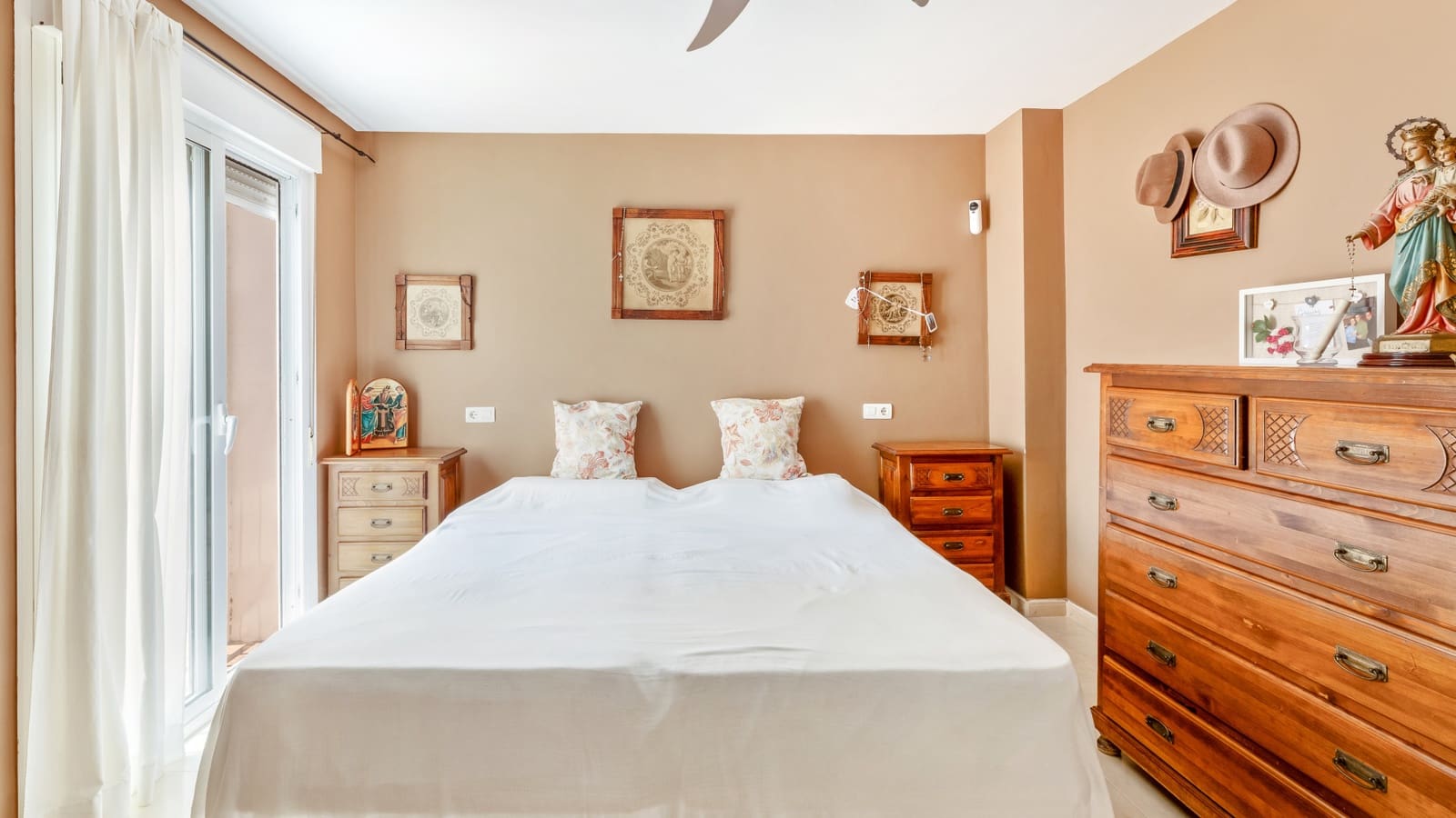 3 Zimmer Apartment zu verkaufen in Nueva Andalucia mit Pool - 629.000 € (Ref: 9910016)
