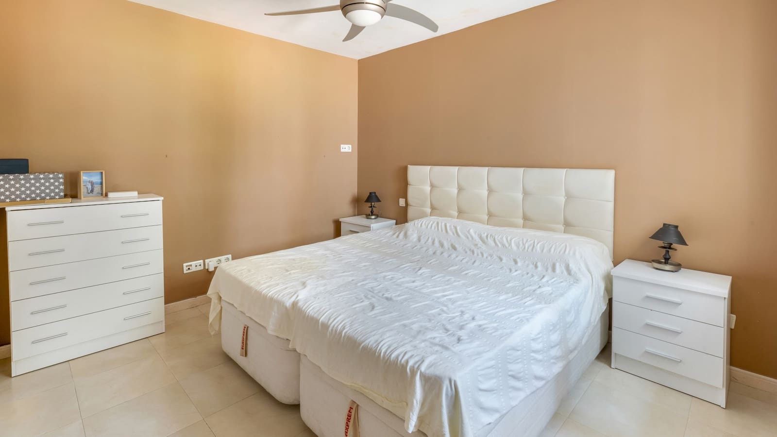 3 Zimmer Apartment zu verkaufen in Nueva Andalucia mit Pool - 629.000 € (Ref: 9910016)