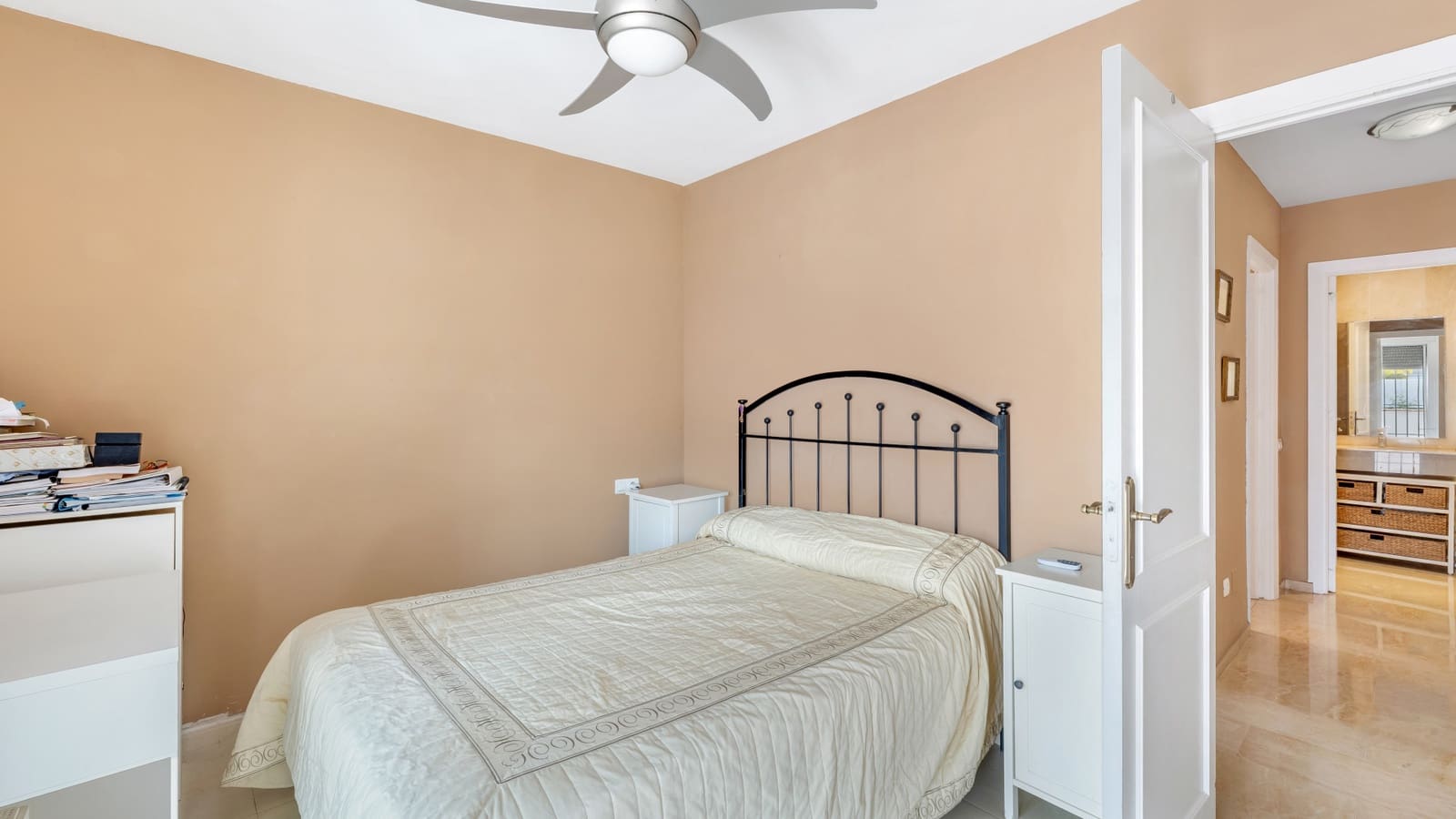 3 Zimmer Apartment zu verkaufen in Nueva Andalucia mit Pool - 629.000 € (Ref: 9910016)