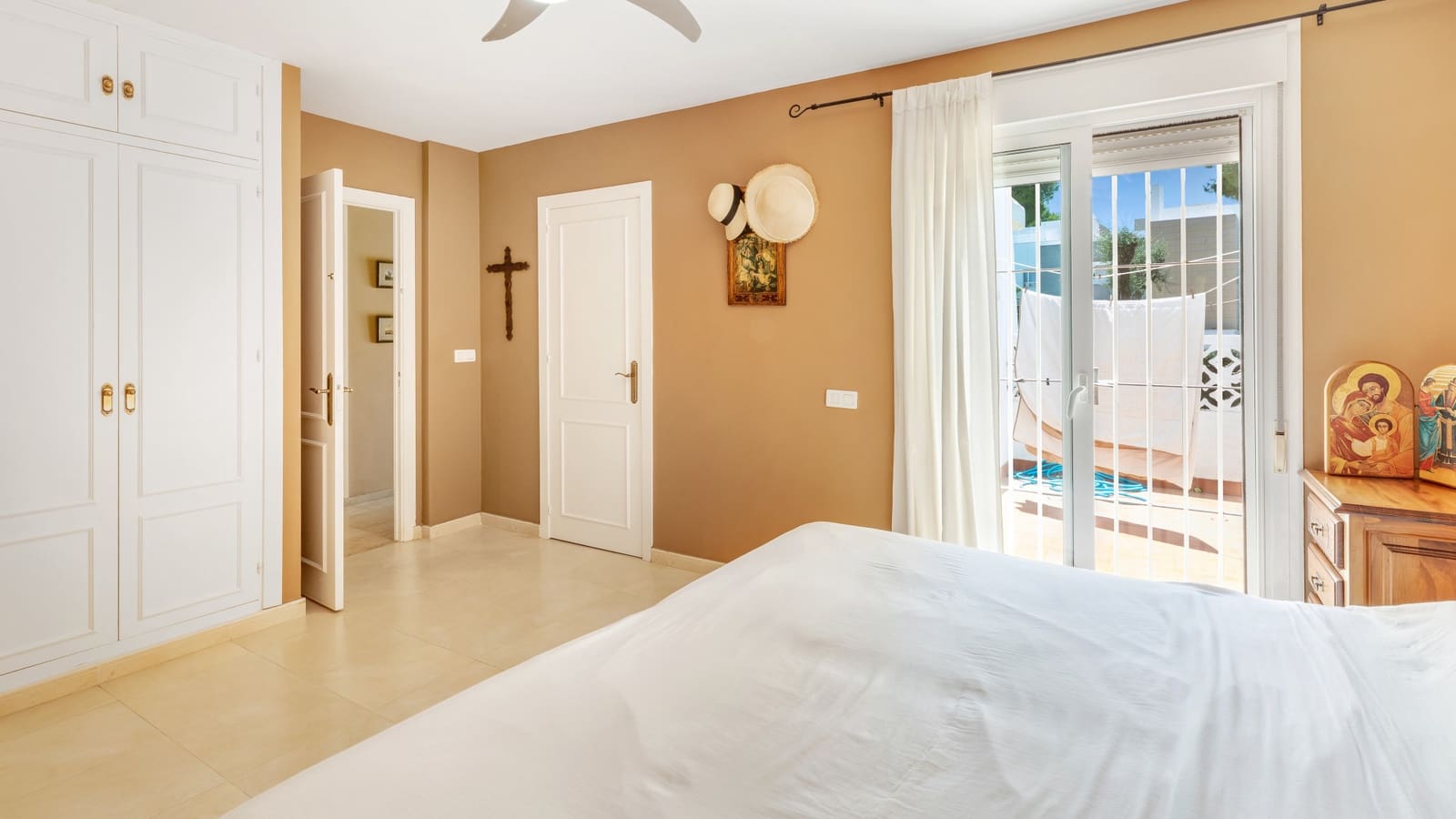 3 Zimmer Apartment zu verkaufen in Nueva Andalucia mit Pool - 629.000 € (Ref: 9910016)