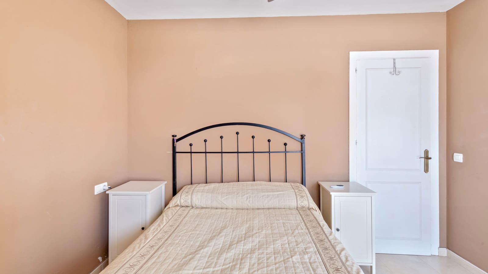 3 Zimmer Apartment zu verkaufen in Nueva Andalucia mit Pool - 629.000 € (Ref: 9910016)