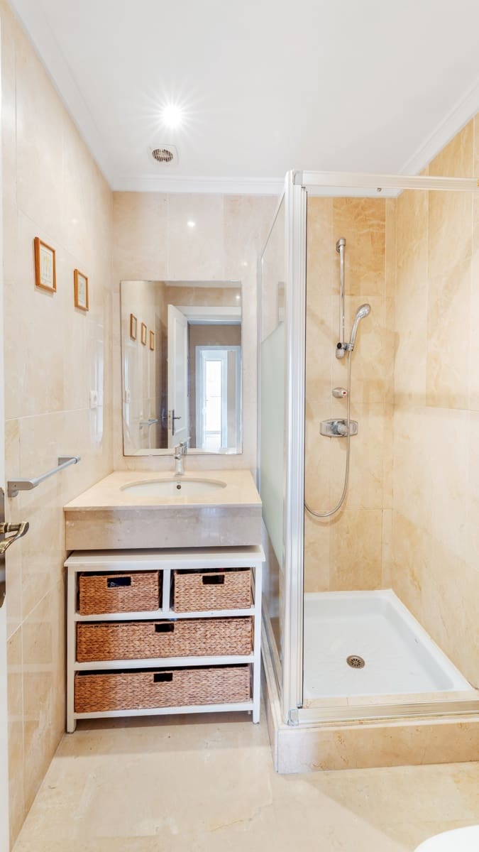 3 Zimmer Apartment zu verkaufen in Nueva Andalucia mit Pool - 629.000 € (Ref: 9910016)