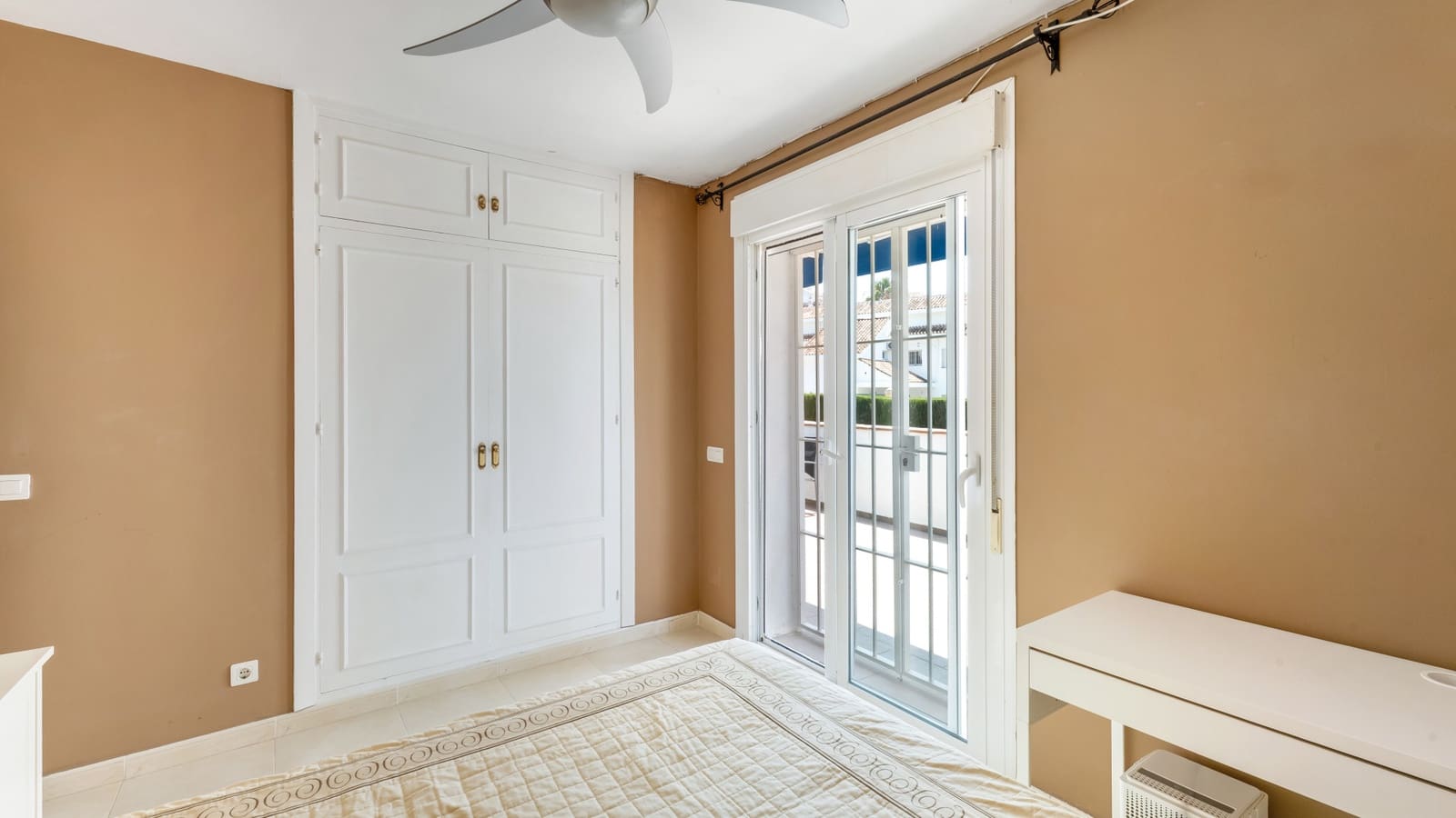 3 Zimmer Apartment zu verkaufen in Nueva Andalucia mit Pool - 629.000 € (Ref: 9910016)