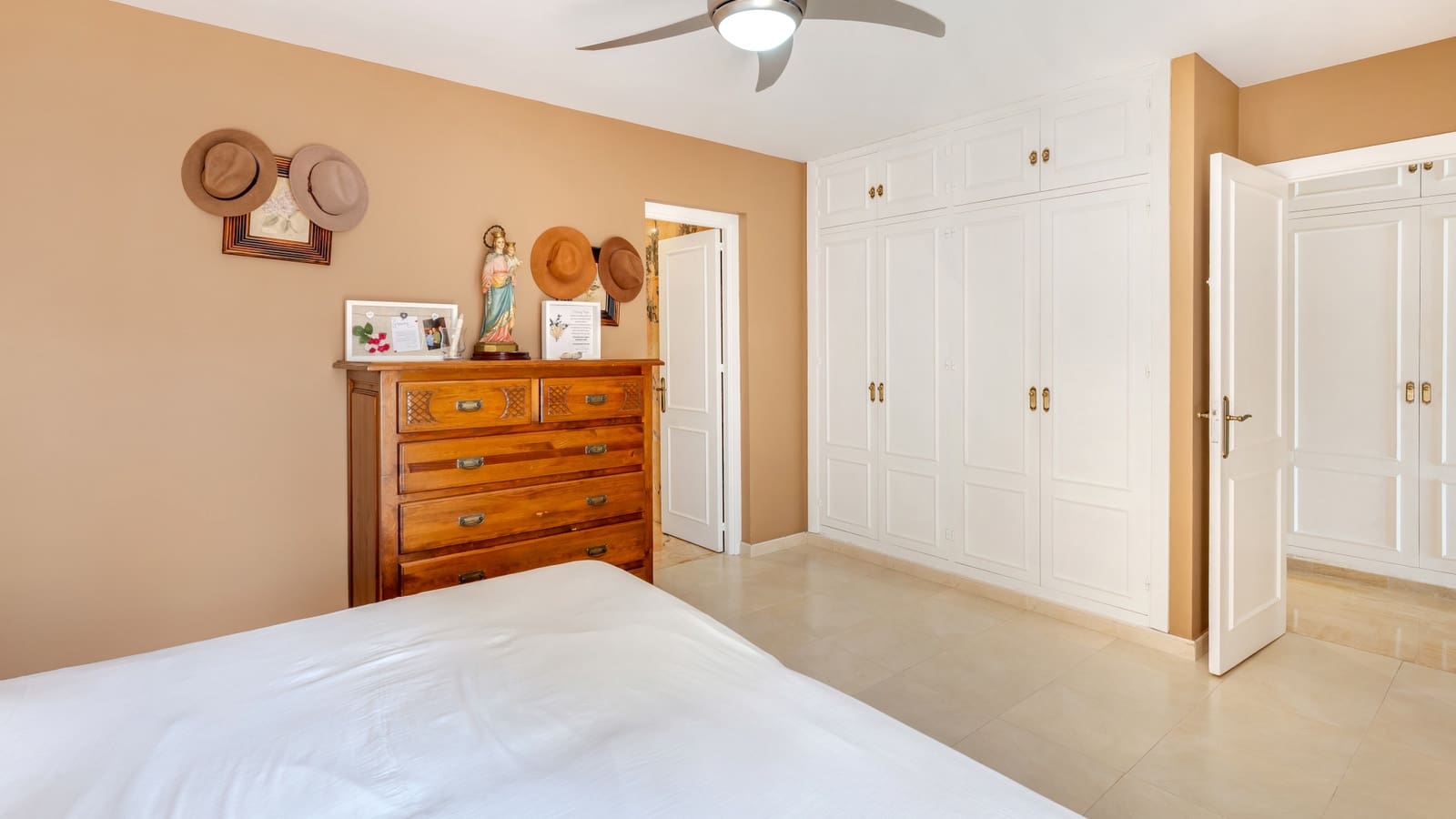 3 Zimmer Apartment zu verkaufen in Nueva Andalucia mit Pool - 629.000 € (Ref: 9910016)