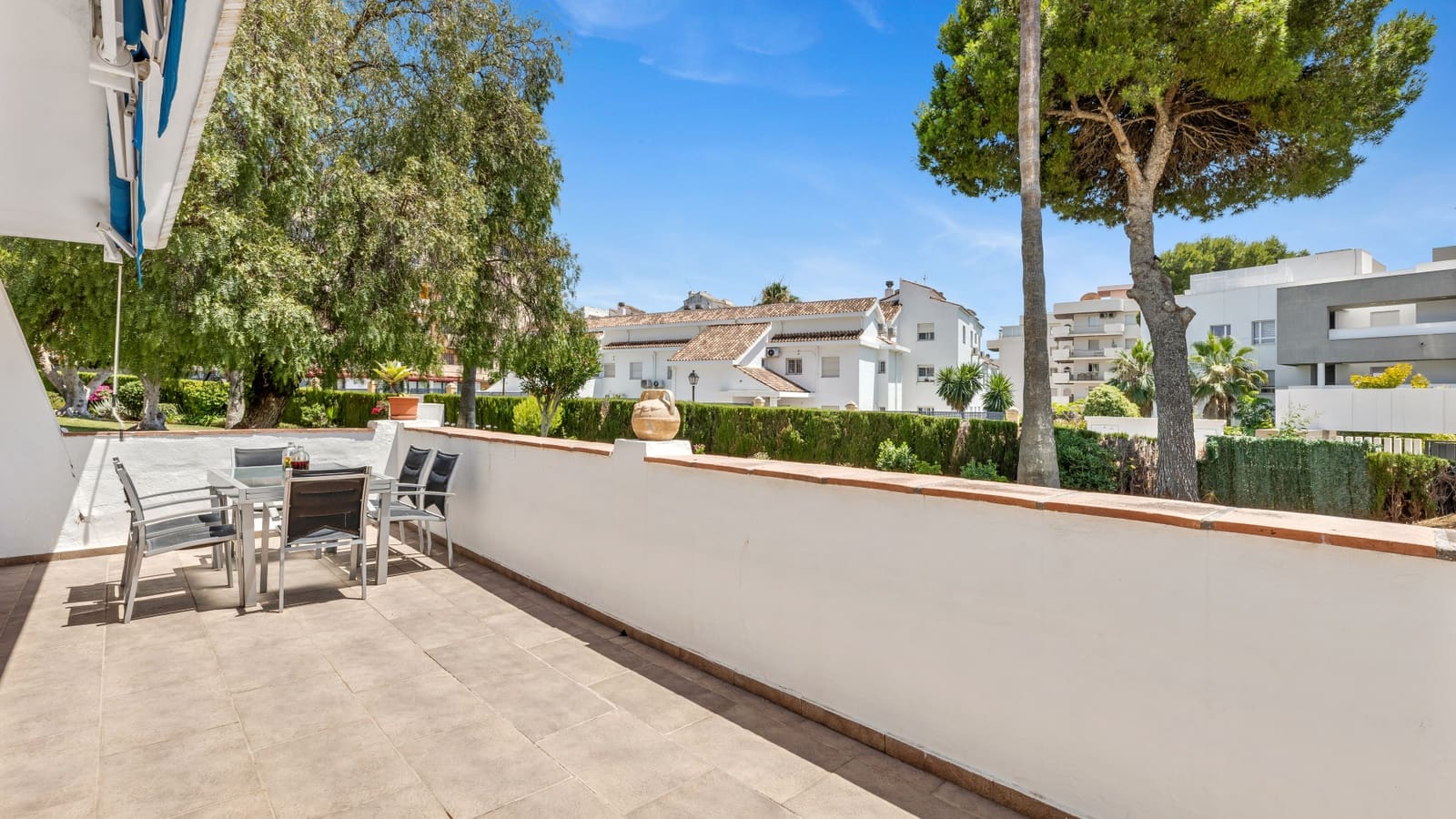 3 Zimmer Apartment zu verkaufen in Nueva Andalucia mit Pool - 629.000 € (Ref: 9910016)