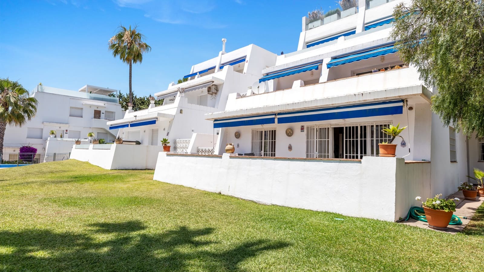 3 Zimmer Apartment zu verkaufen in Nueva Andalucia mit Pool - 629.000 € (Ref: 9910016)