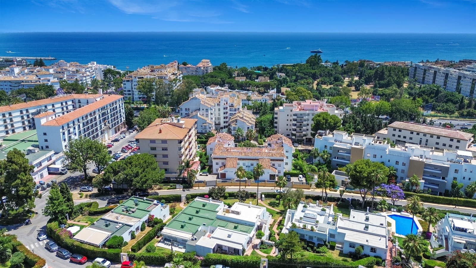3 Zimmer Apartment zu verkaufen in Nueva Andalucia mit Pool - 629.000 € (Ref: 9910016)
