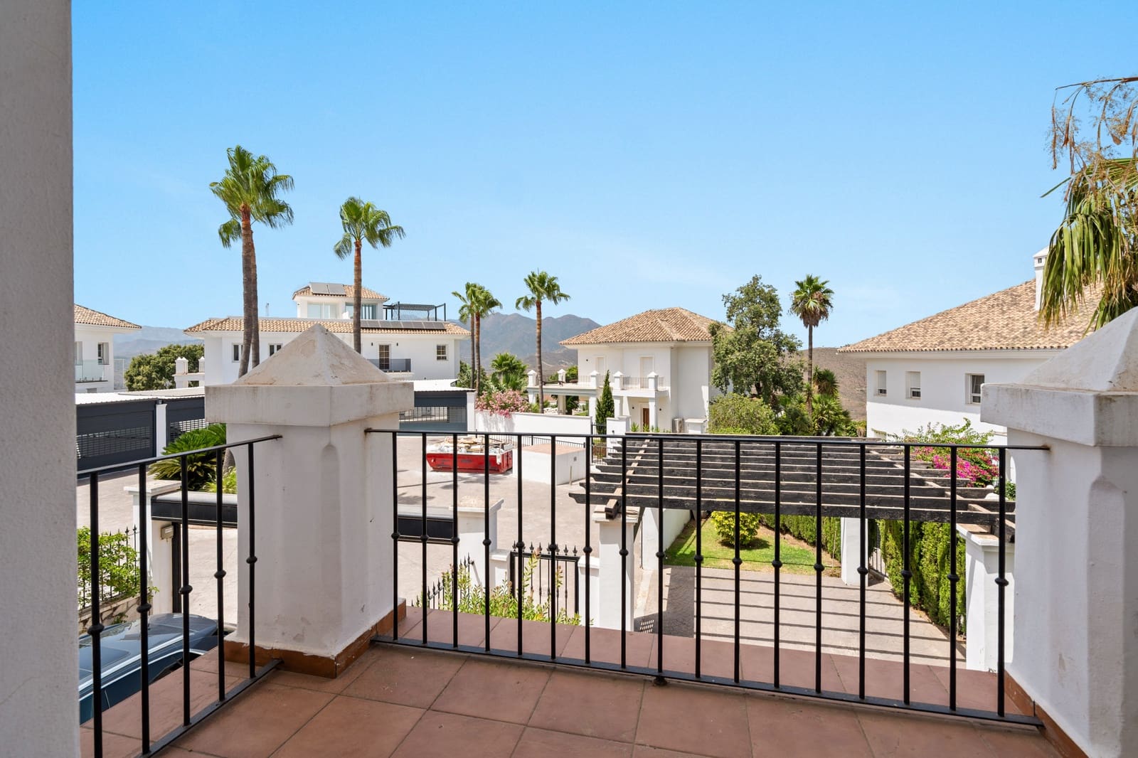 4 sovrum Villa till salu i Marbella med pool garage - 1 099 000 € (Ref: 9986355)
