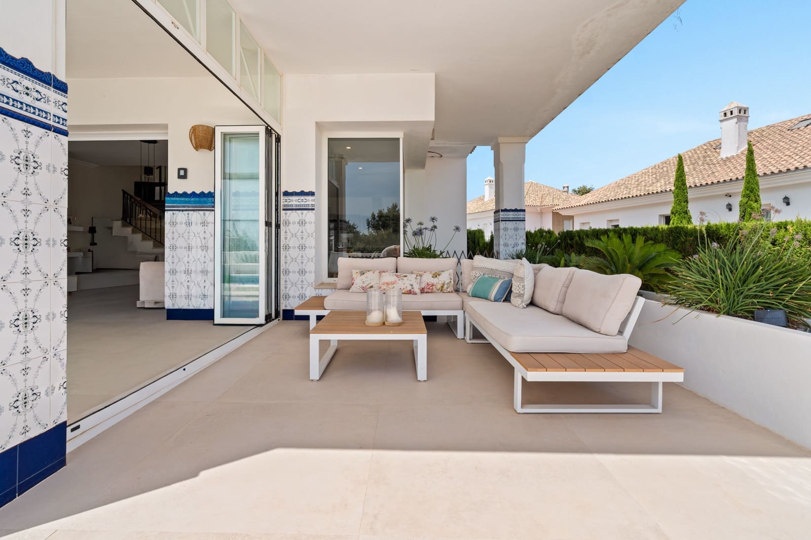 4 sovrum Villa till salu i Marbella med pool garage - 1 099 000 € (Ref: 9986355)