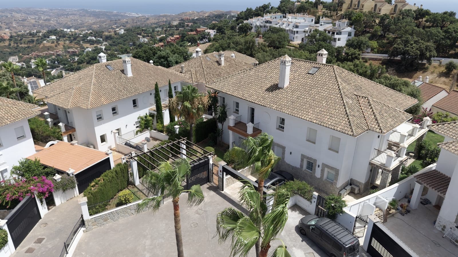 4 sovrum Villa till salu i Marbella med pool garage - 1 099 000 € (Ref: 9986355)