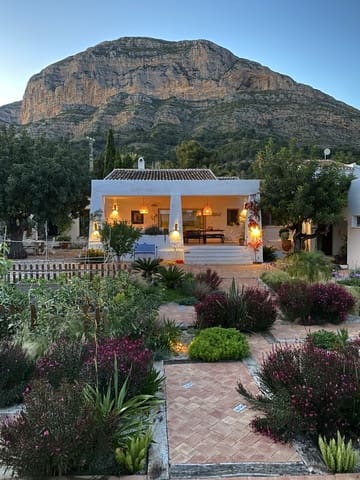 Casa de 5 habitaciones en Montgó - Ermita, Javea / Xàbia en venta con piscina garaje - 1.350.000 € (Ref: 9301316)