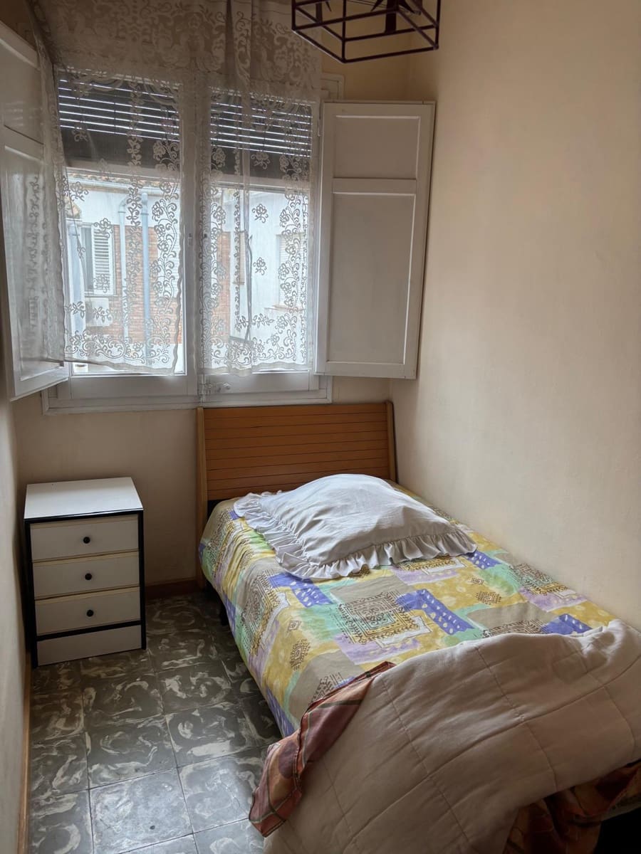 4 soveværelse Rækkehus til salg i Flix - € 118.000 (Ref: 9549985)