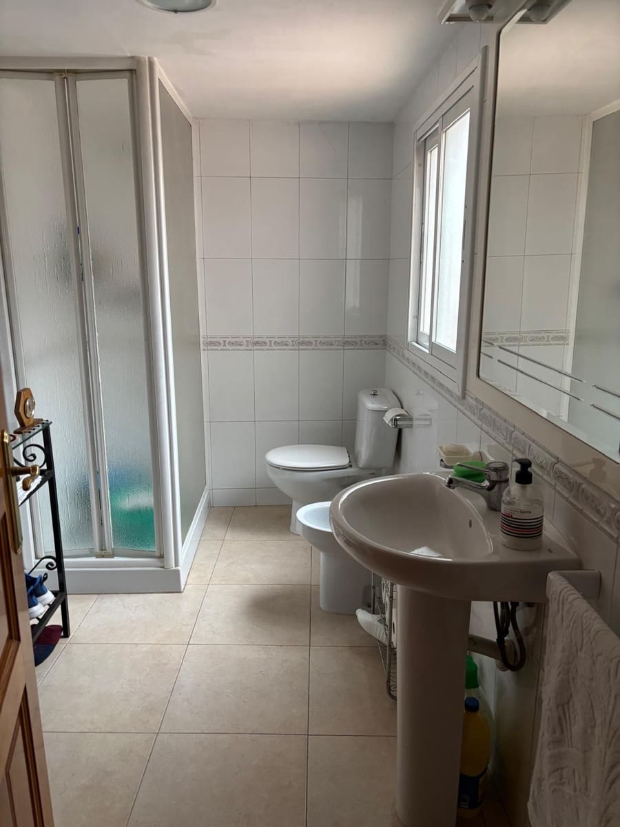 4 soveværelse Rækkehus til salg i Flix - € 118.000 (Ref: 9549985)