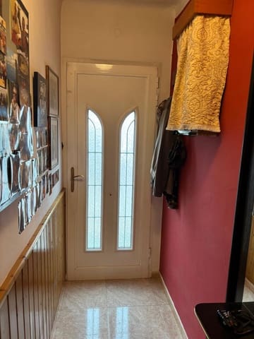 4 soveværelse Rækkehus til salg i Flix - € 118.000 (Ref: 9549985)