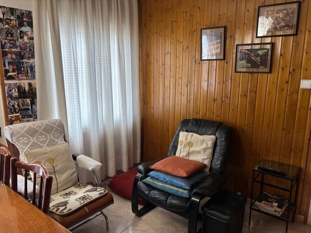 4 soveværelse Rækkehus til salg i Flix - € 118.000 (Ref: 9549985)