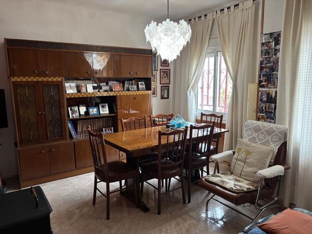 4 soveværelse Rækkehus til salg i Flix - € 118.000 (Ref: 9549985)