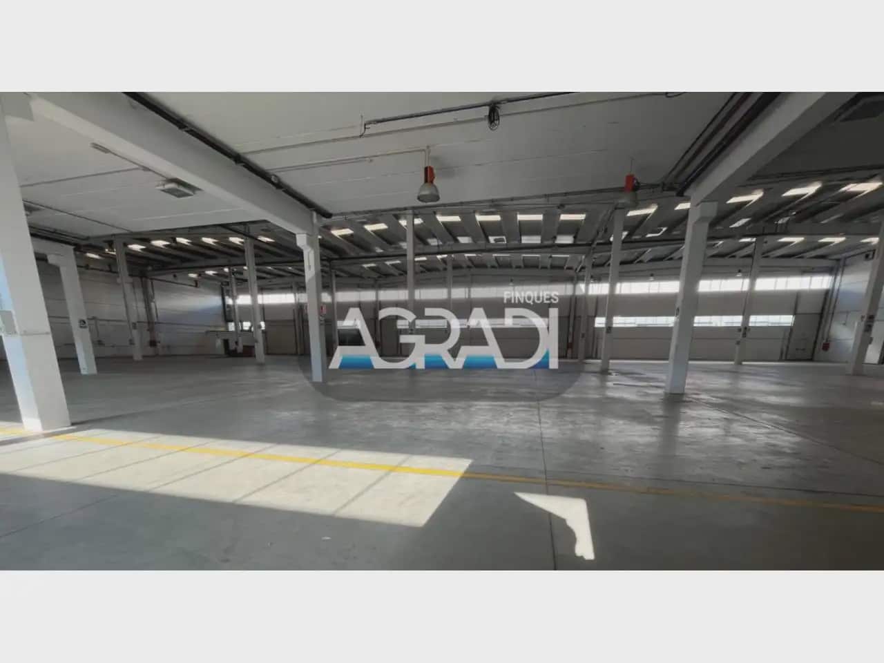 Commercial for rent in Llinars del Valles - € 38,000 (Ref: 9938525)