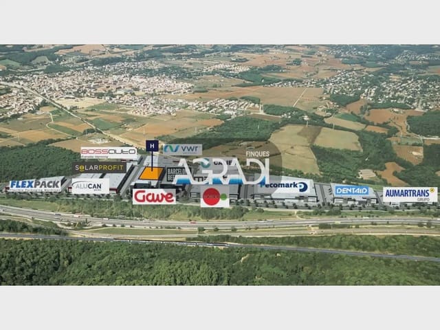 Commercial for rent in Llinars del Vallès - € 38,000 (Ref: 9938525)