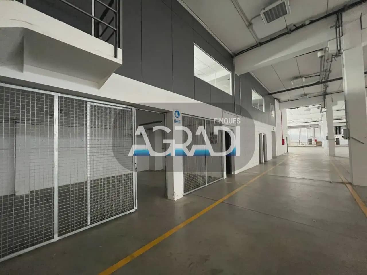 Commercial for rent in Llinars del Valles - € 38,000 (Ref: 9938525)