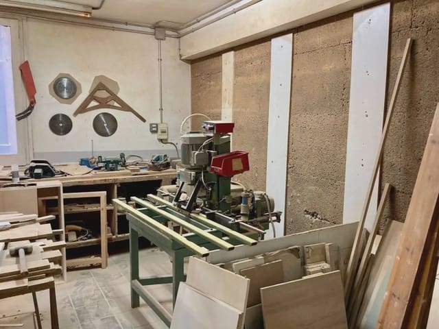 Erhverv til salg i Sant Martí de Provenals, Barcelona by - € 330.000 (Ref: 9938529)