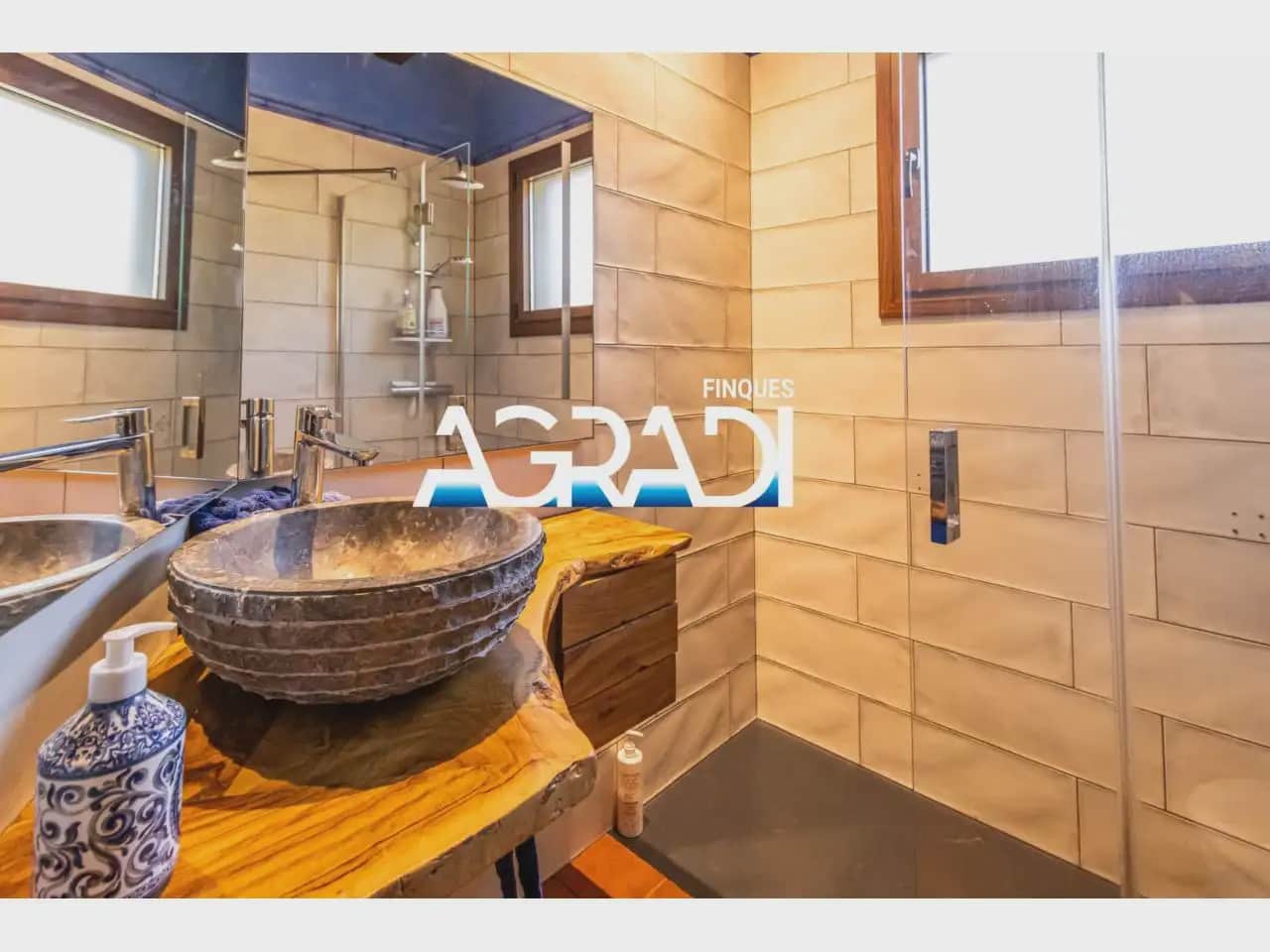 5 Zimmer Finca/Landgut zu verkaufen in Sant Antoni de Vilamajor mit Garage - 899.000 € (Ref: 9938536)