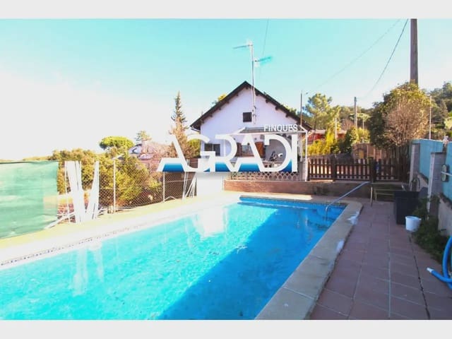3 Zimmer Villa zu verkaufen in Vallgorguina mit Pool - 259.000 € (Ref: 9938541)