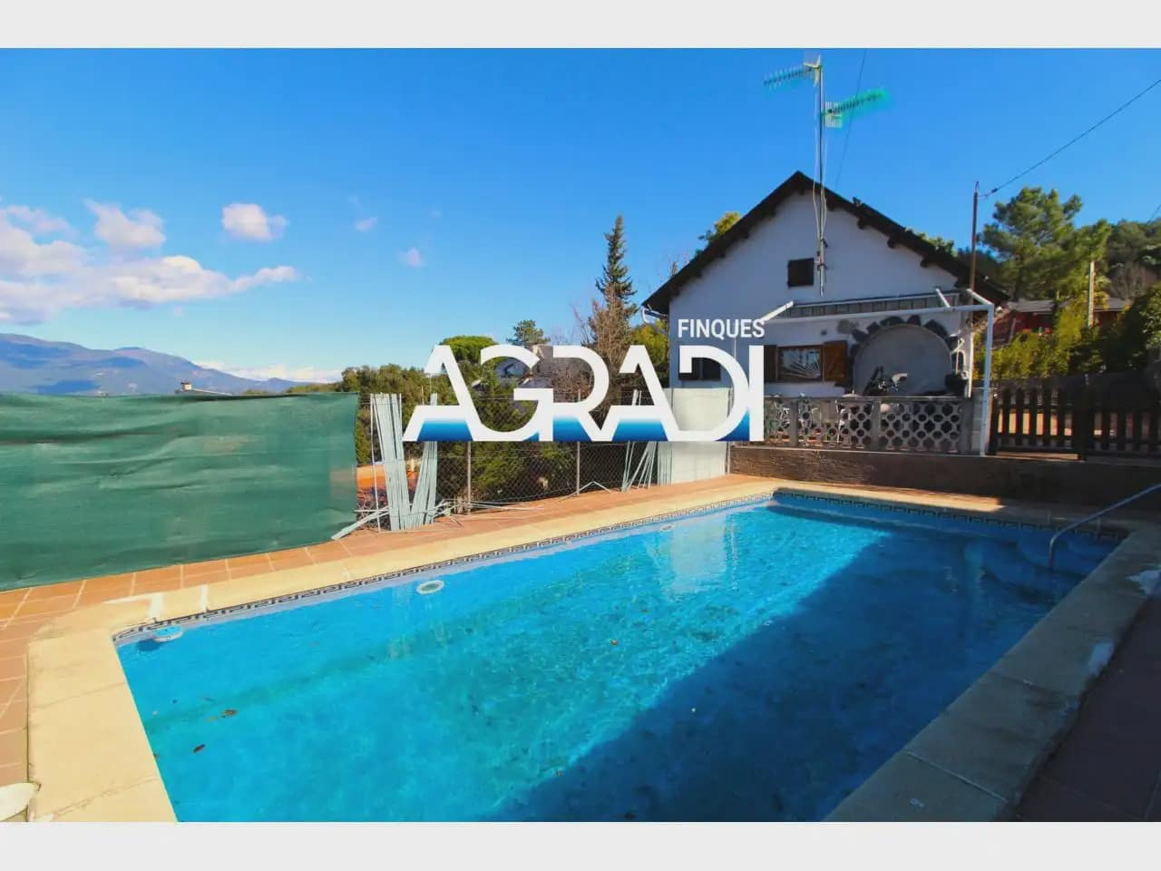 3 Zimmer Villa zu verkaufen in Vallgorguina mit Pool - 259.000 € (Ref: 9938541)