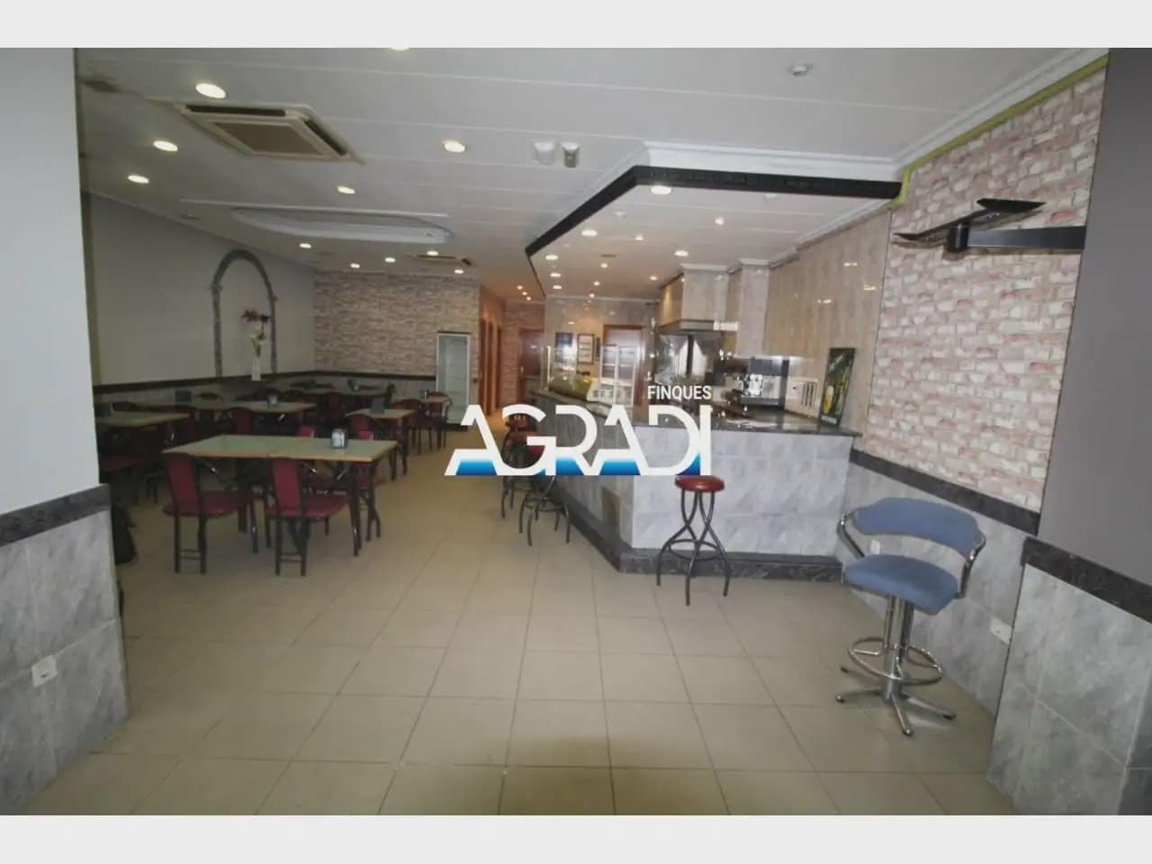 Commercial for rent in Cardedeu - € 1,200 (Ref: 9938545)