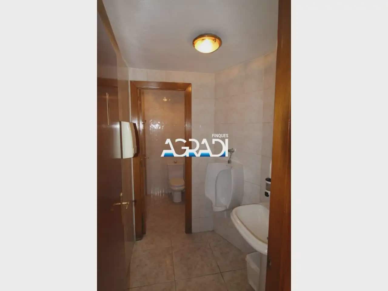 Commercial for rent in Cardedeu - € 1,200 (Ref: 9938545)