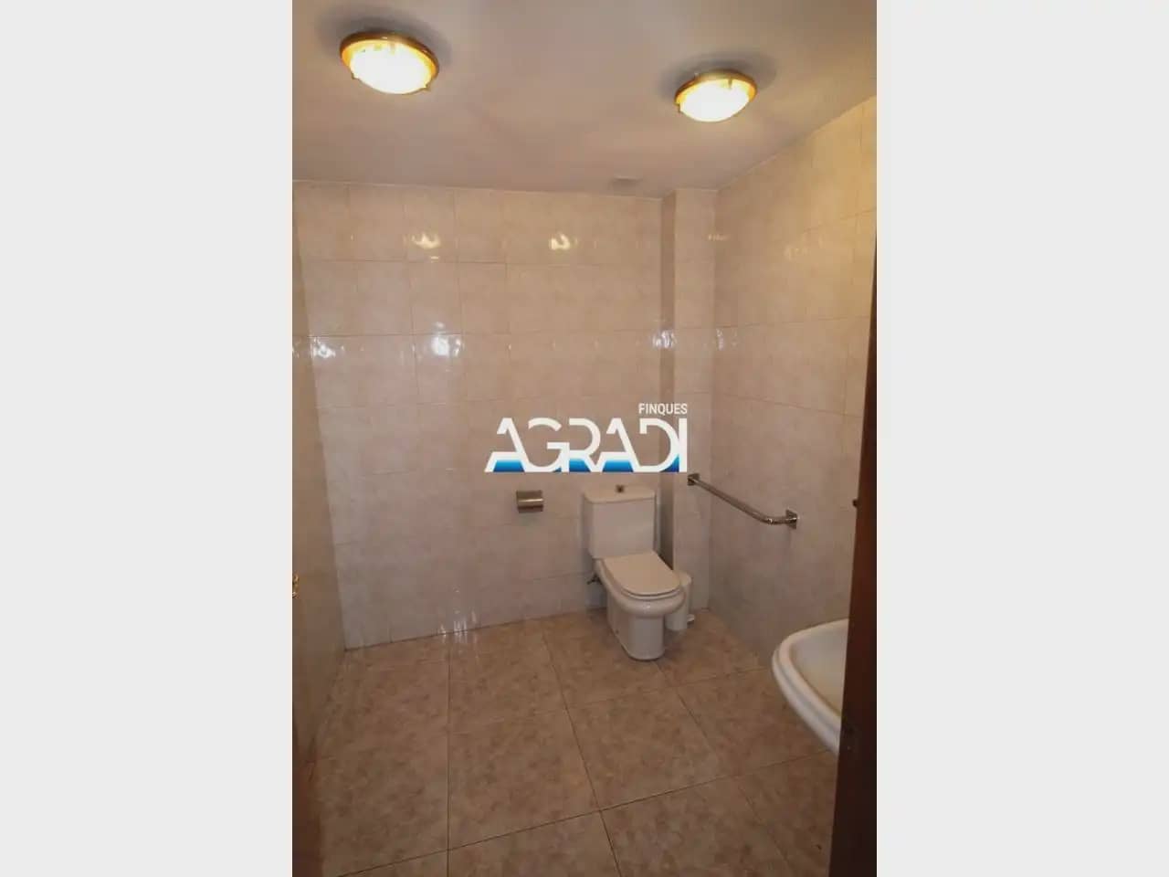 Commercial for rent in Cardedeu - € 1,200 (Ref: 9938545)