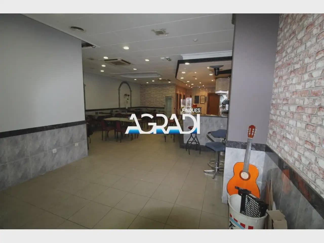 Commercial for rent in Cardedeu - € 1,200 (Ref: 9938545)