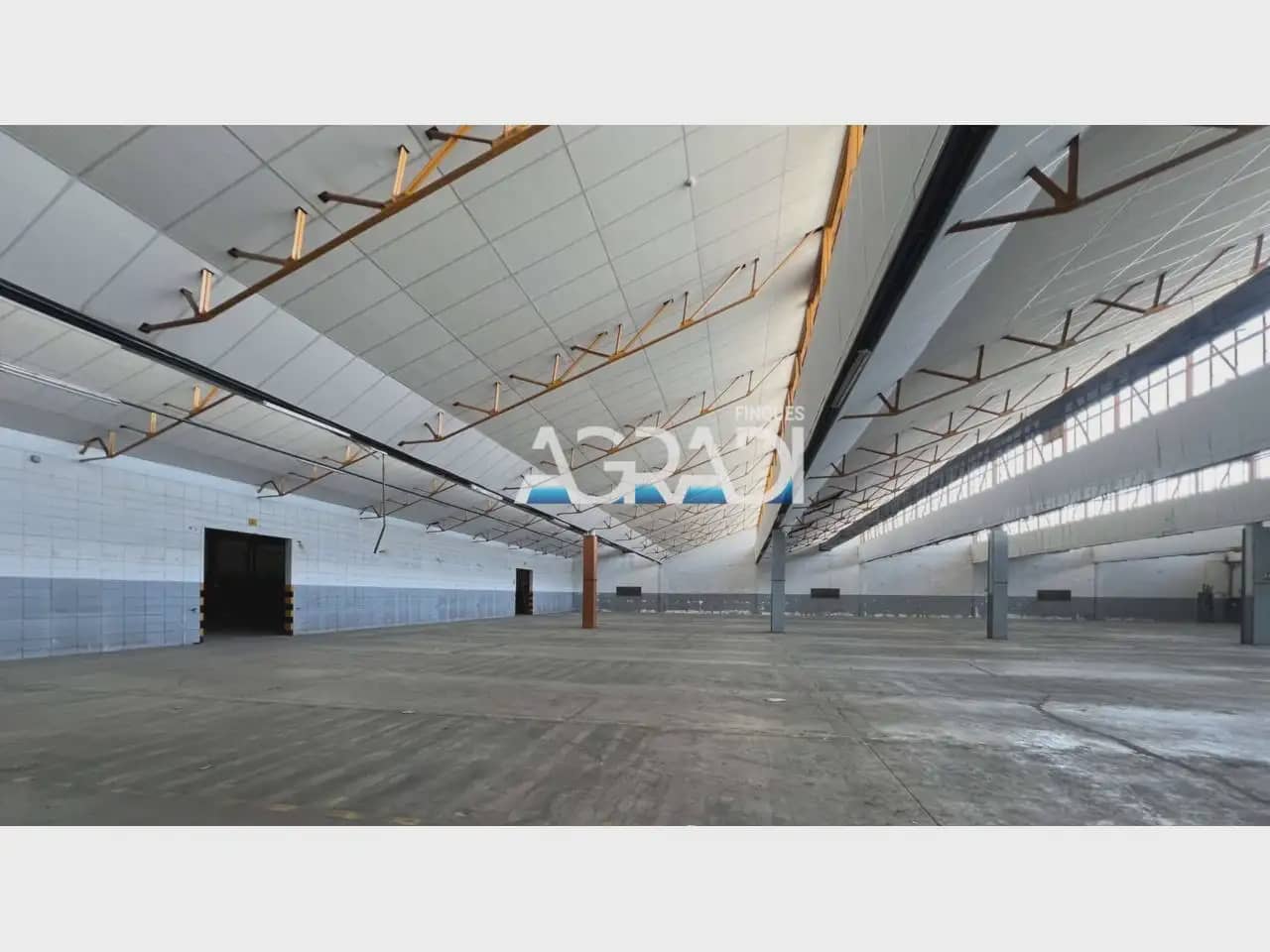 Commercial for rent in Sentmenat - € 28,000 (Ref: 9938547)