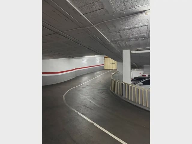 Garage for rent in La Nova Esquerra de L'Eixample, Barcelona city - € 100 (Ref: 9938548)