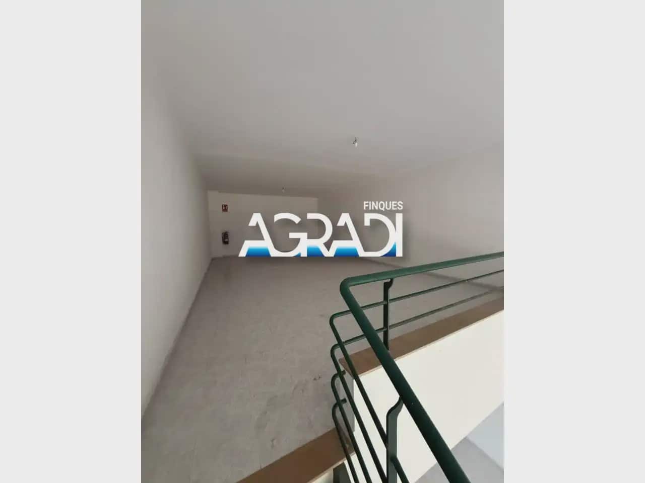 Commercial for sale in Sant Jordi - € 69,000 (Ref: 9938549)
