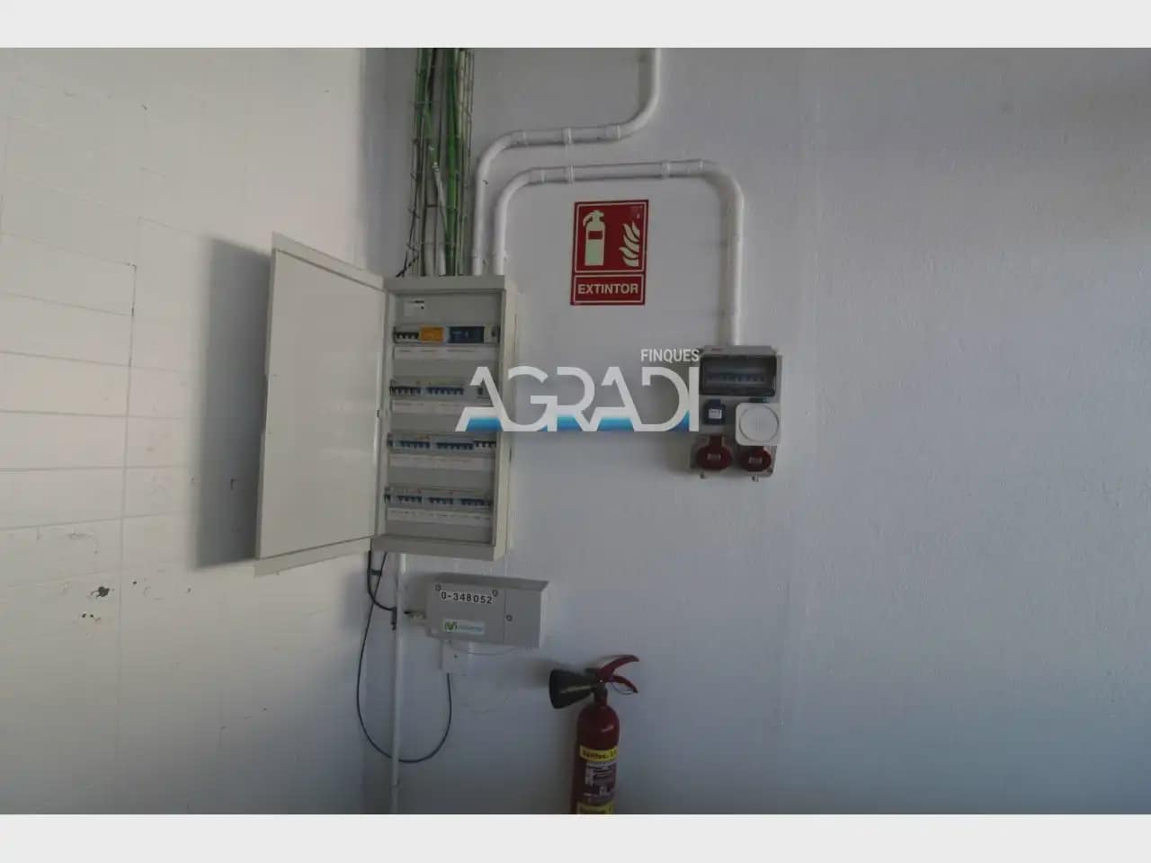 Local Commercial à louer à Vallirana - 5 500 € (Ref: 9938550)