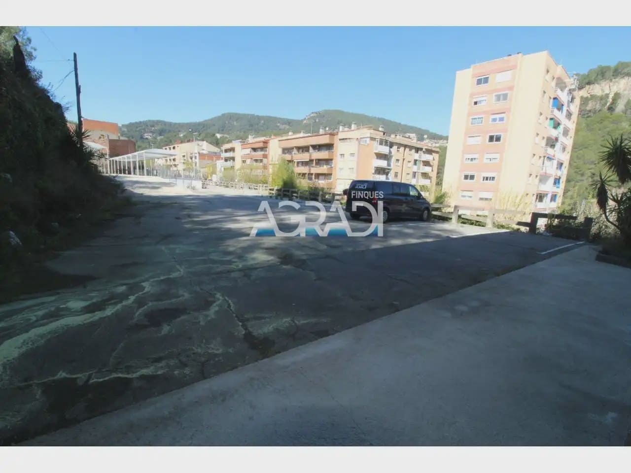 Local Commercial à louer à Vallirana - 5 500 € (Ref: 9938550)