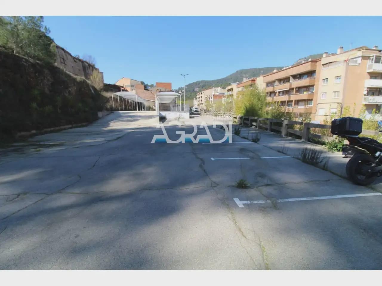 Local Commercial à louer à Vallirana - 5 500 € (Ref: 9938550)