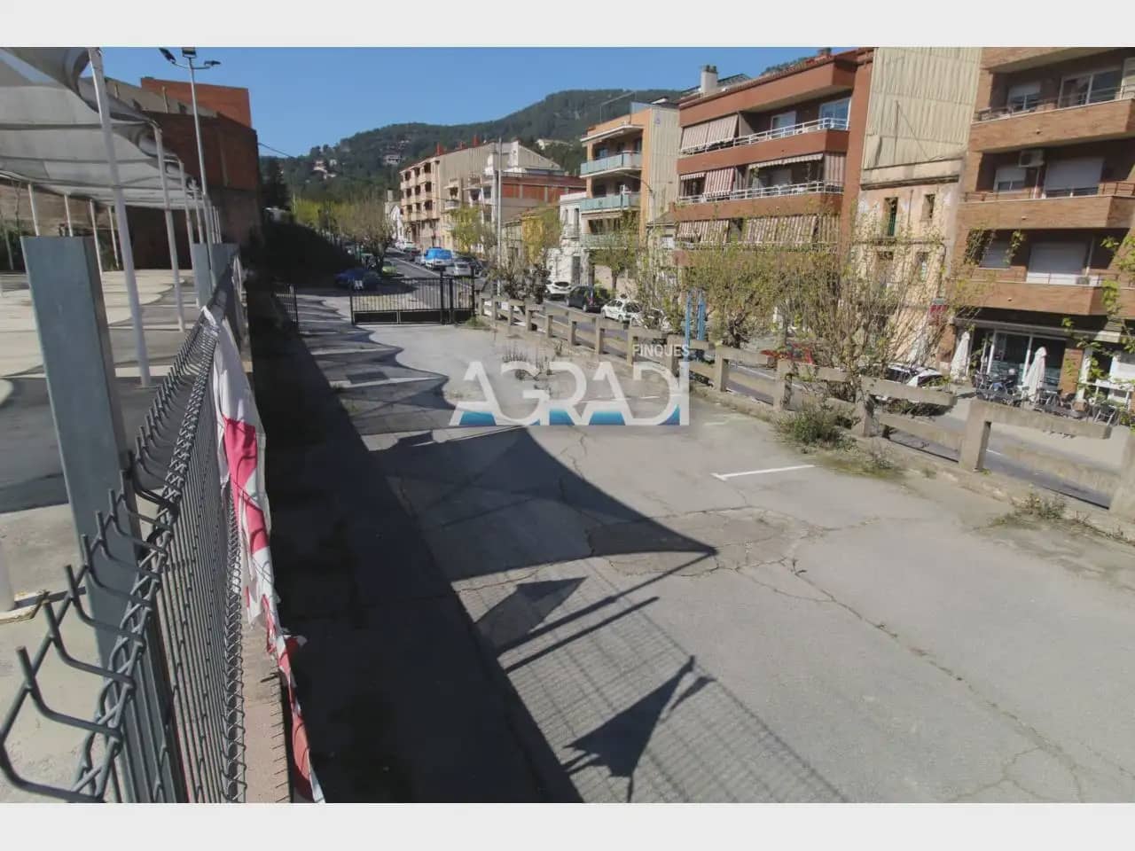 Local Commercial à louer à Vallirana - 5 500 € (Ref: 9938550)