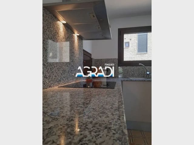 5 soveværelse Byhus til salg i Ginestar med garage - € 108.000 (Ref: 9938553)