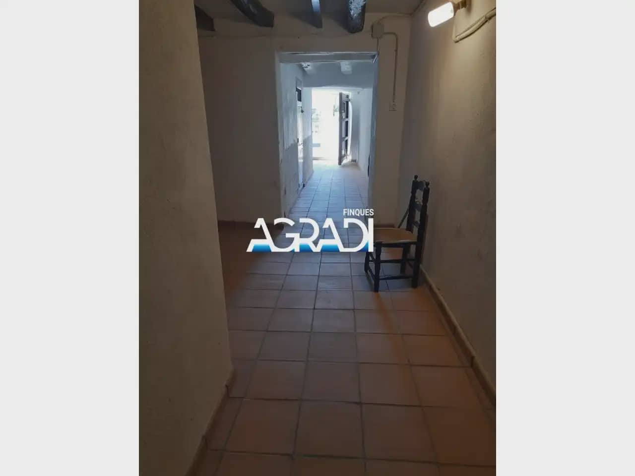 5 soveværelse Byhus til salg i Ginestar med garage - € 108.000 (Ref: 9938553)