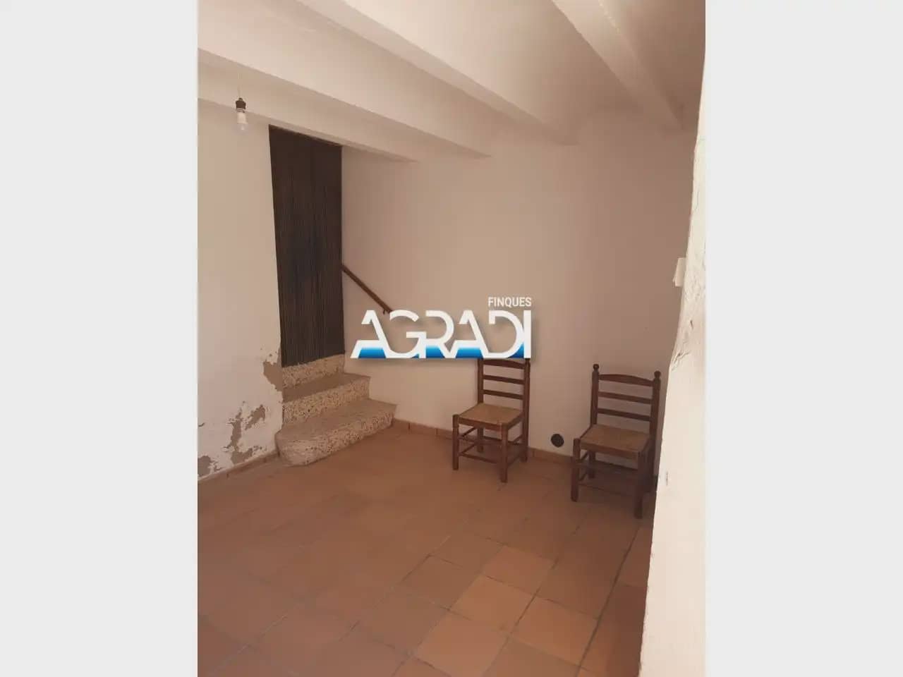 5 soveværelse Byhus til salg i Ginestar med garage - € 108.000 (Ref: 9938553)