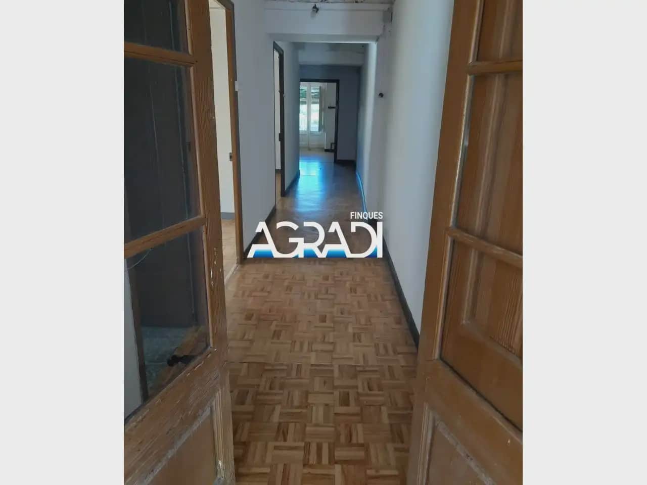 5 soveværelse Byhus til salg i Ginestar med garage - € 108.000 (Ref: 9938553)