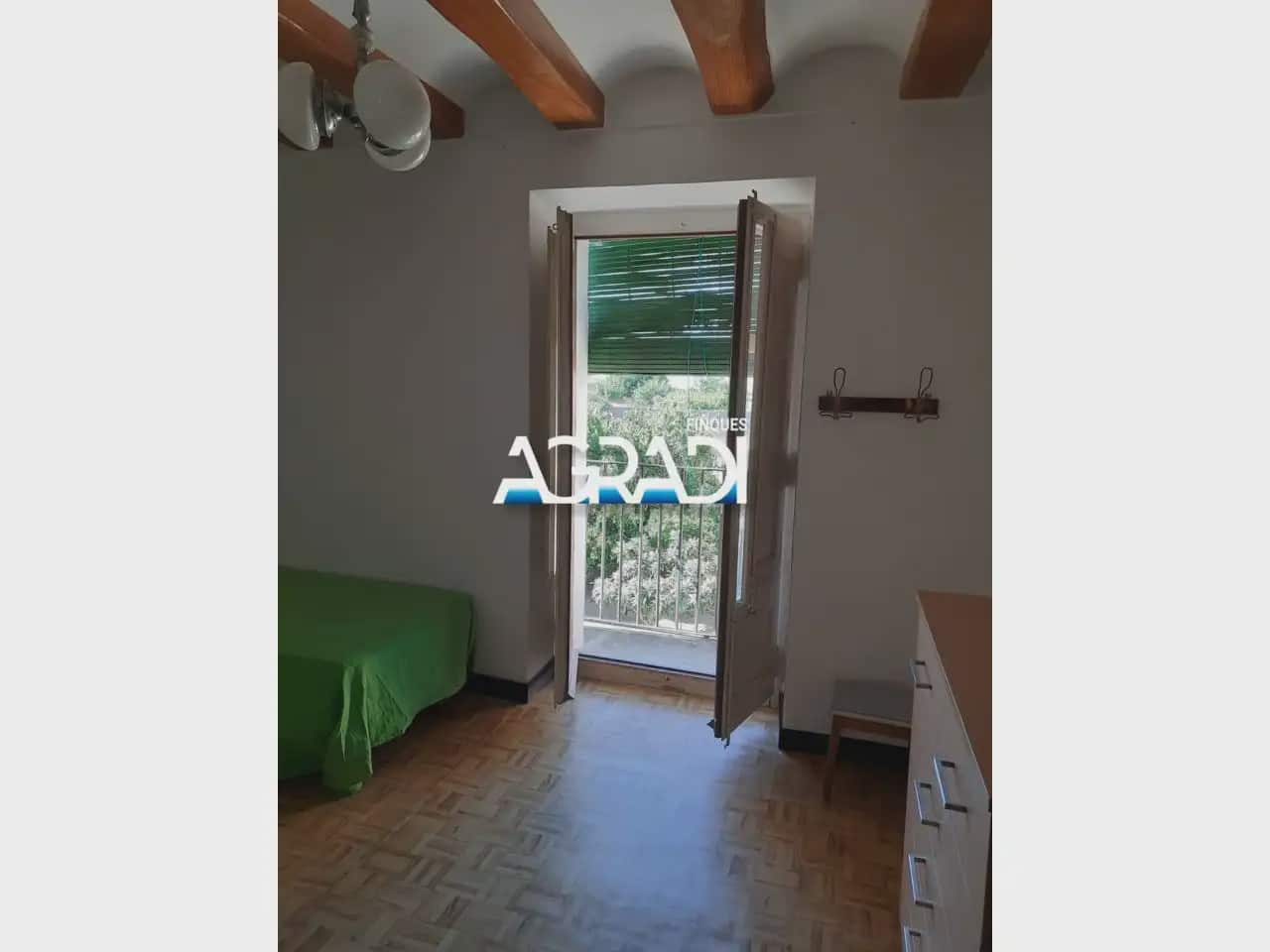 5 soveværelse Byhus til salg i Ginestar med garage - € 108.000 (Ref: 9938553)