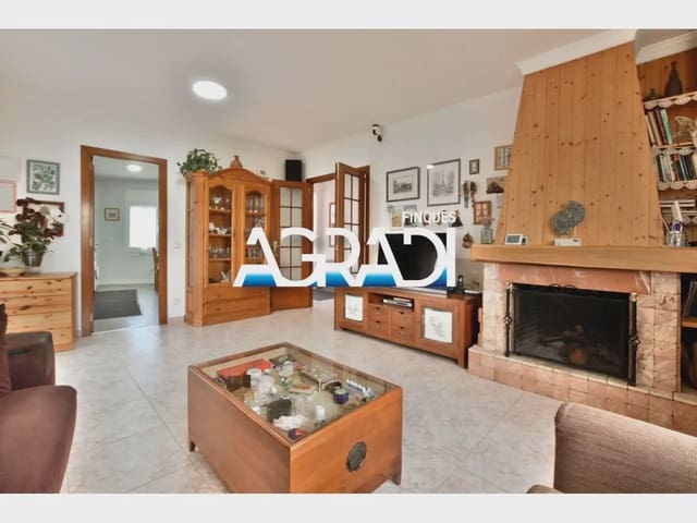 4 Zimmer Villa zu verkaufen in Sant Antoni de Vilamajor mit Pool Garage - 449.000 € (Ref: 9938556)