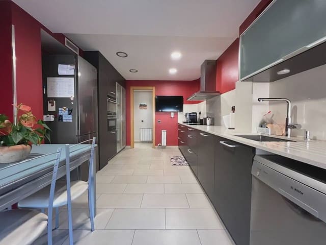 3 soveværelse Lejlighed til salg i Les Franqueses del Vallès med garage - € 449.000 (Ref: 9938560)
